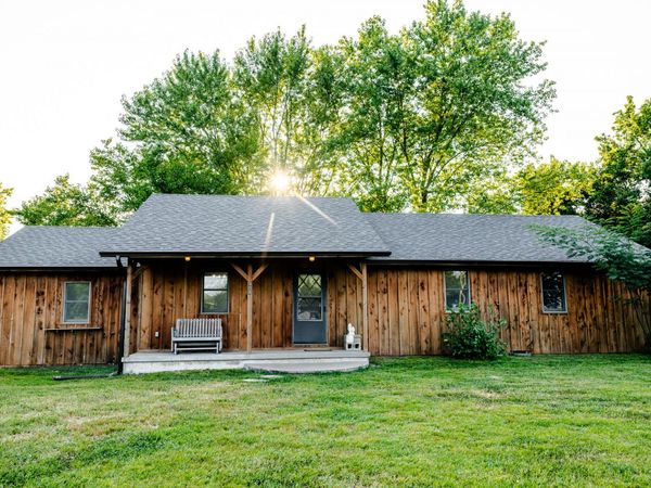 303 N Hudson Avenue, Aurora, MO 65605