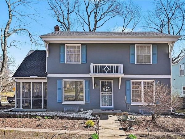 7903 Holmes Road, Kansas City, MO 64131