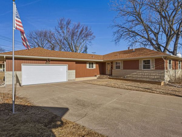 221 Hilltop Court , Milan, IL 61264