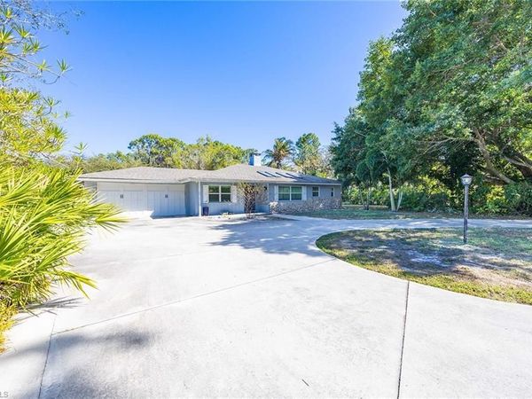 6574 Trail BLVD, NAPLES, FL 34108