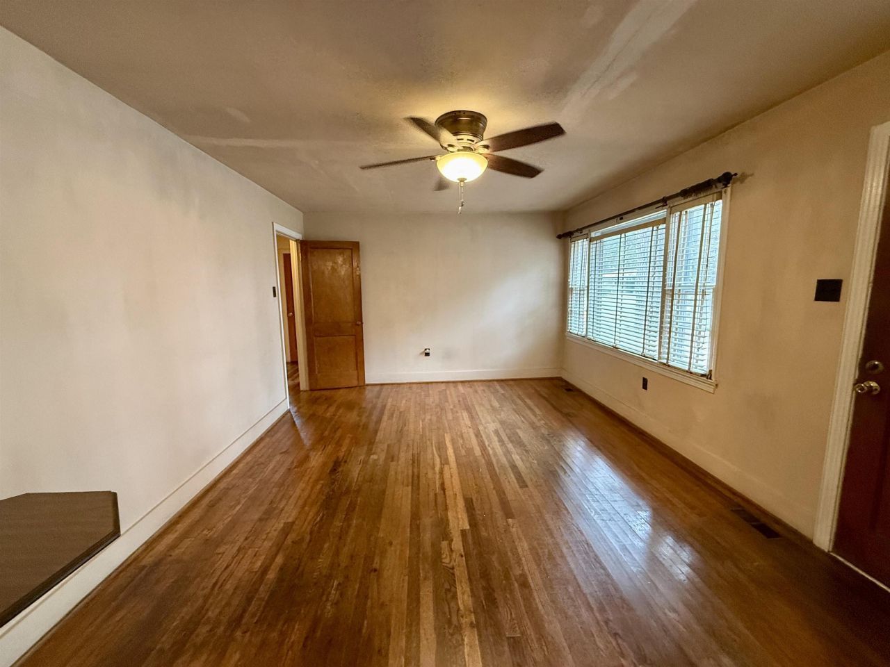 1738 Jasper St. Photo 16