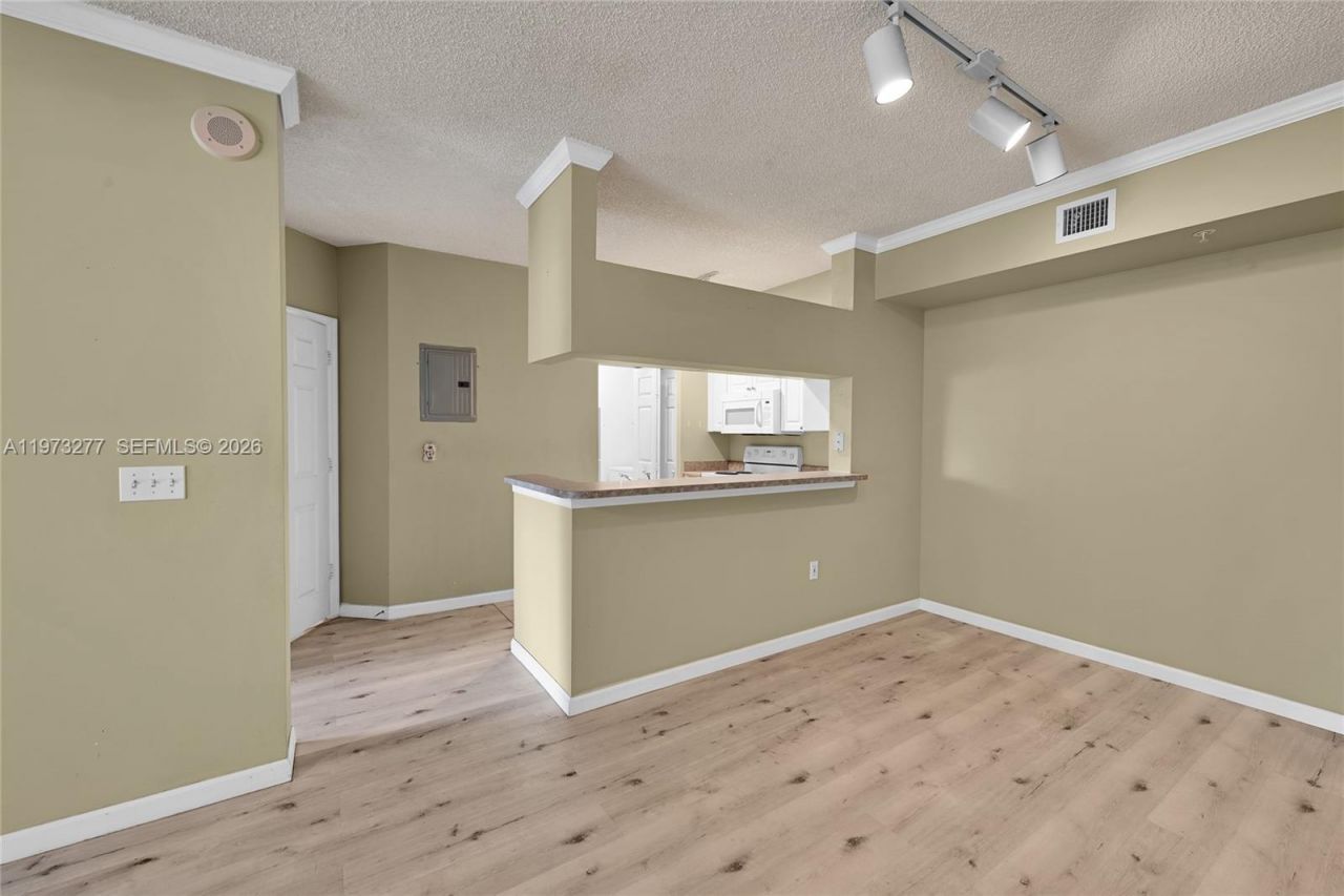 17150 N Bay Rd, Unit 2210, Sunny Isles Beach, FL 33160 Photo