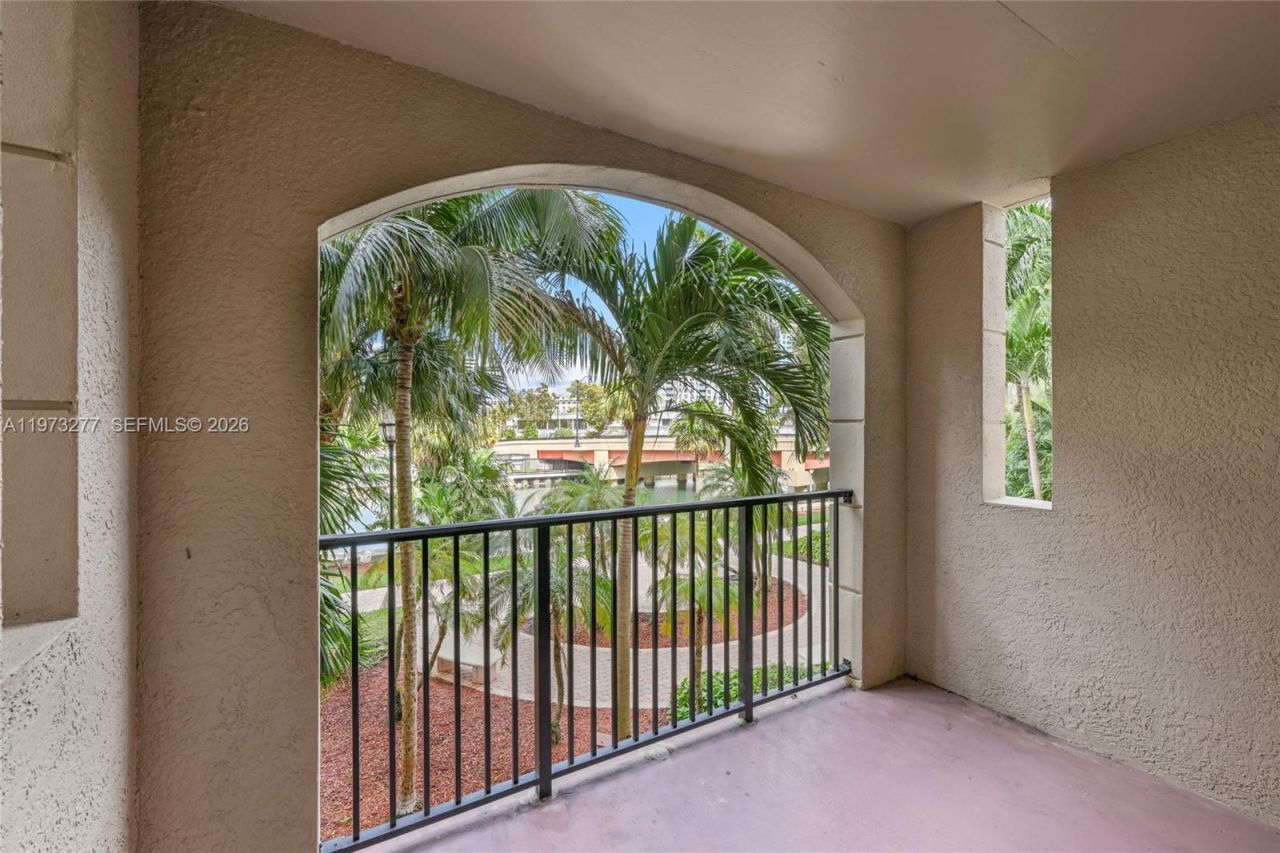 17150 N Bay Rd, Unit 2210, Sunny Isles Beach, FL 33160 Photo