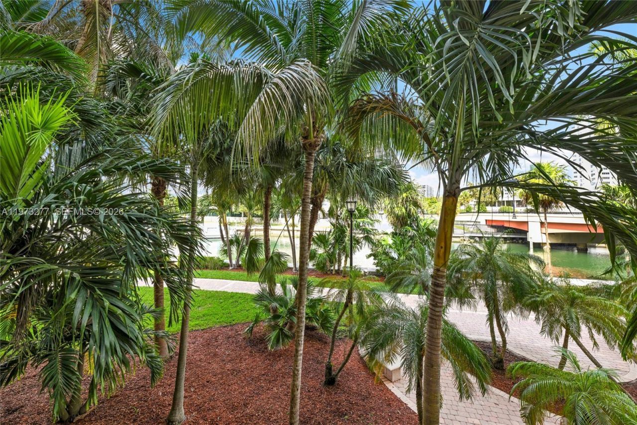 17150 N Bay Rd, Unit 2210, Sunny Isles Beach, FL 33160 Photo