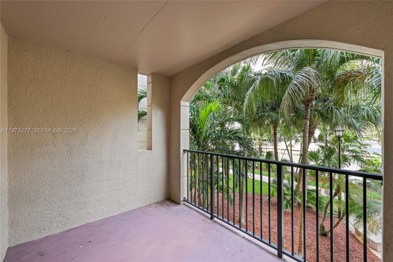 17150 N Bay Rd, Unit 2210, Sunny Isles Beach, FL 33160 Photo
