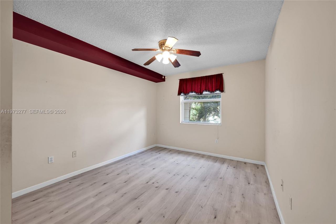 17150 N Bay Rd, Unit 2210, Sunny Isles Beach, FL 33160 Photo