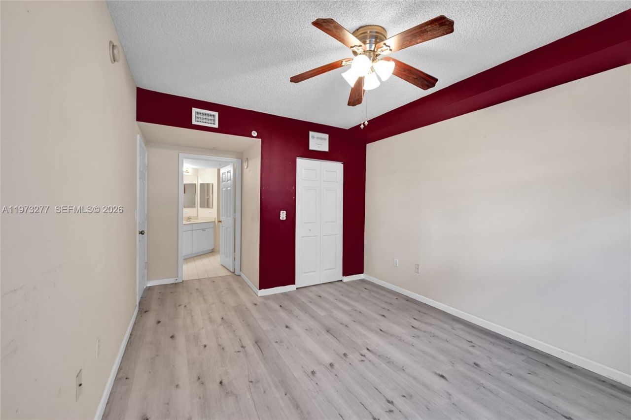 17150 N Bay Rd, Unit 2210, Sunny Isles Beach, FL 33160 Photo