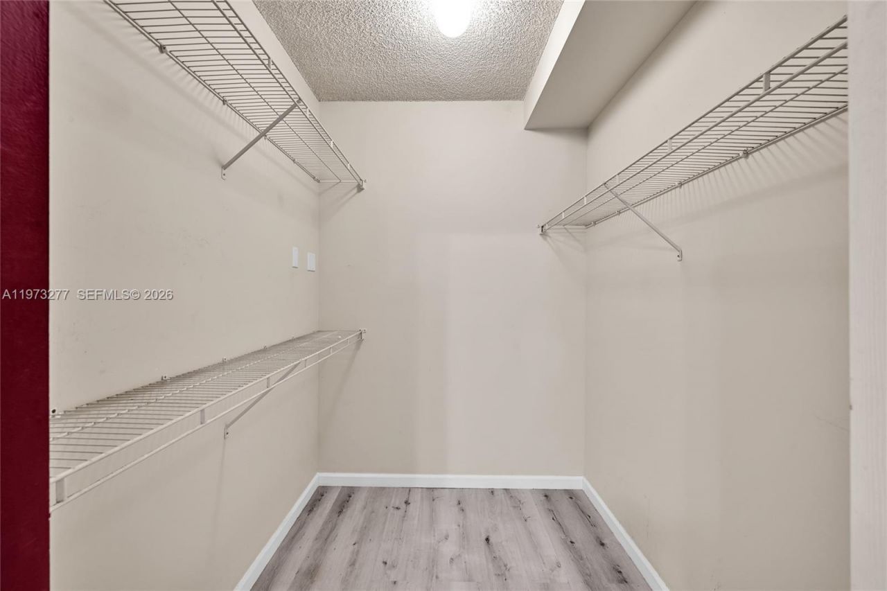 17150 N Bay Rd, Unit 2210, Sunny Isles Beach, FL 33160 Photo