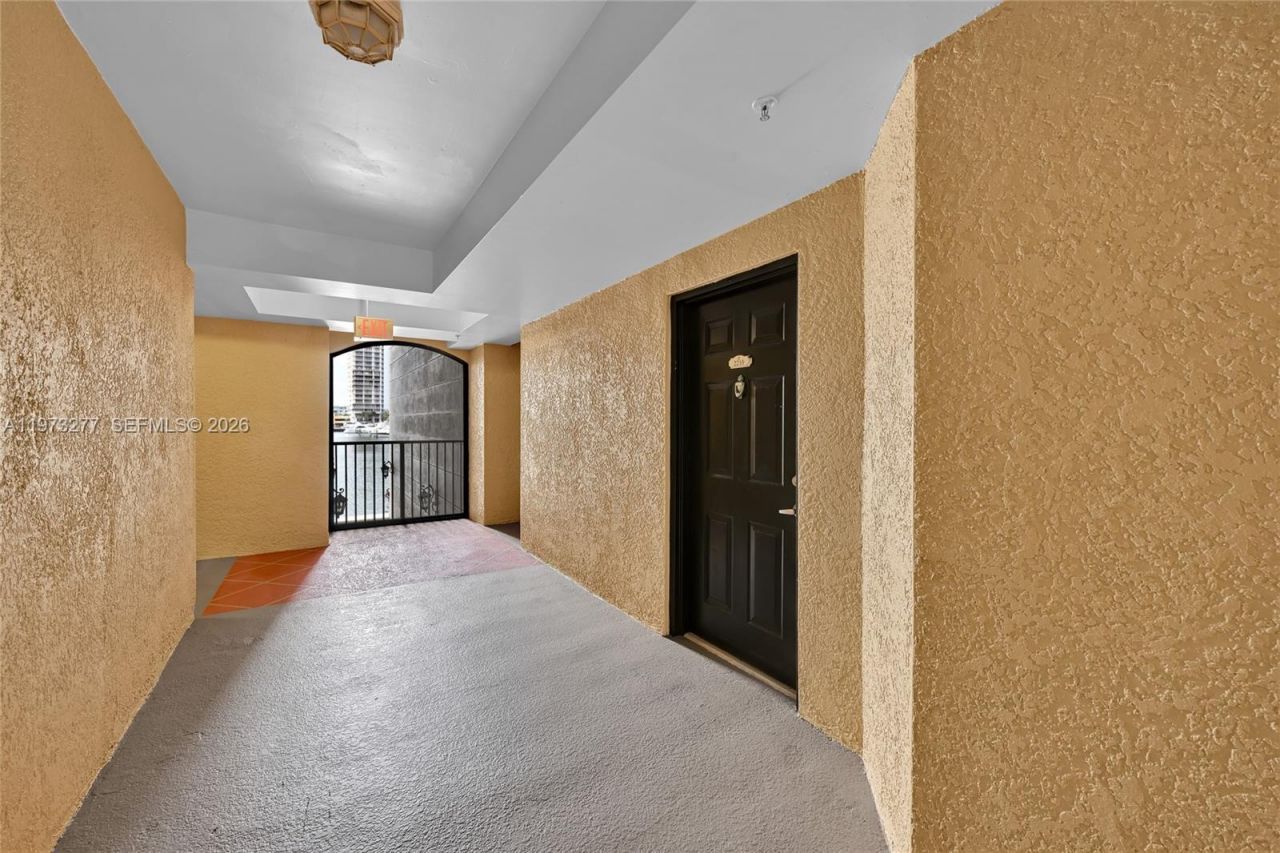 17150 N Bay Rd, Unit 2210, Sunny Isles Beach, FL 33160 Photo