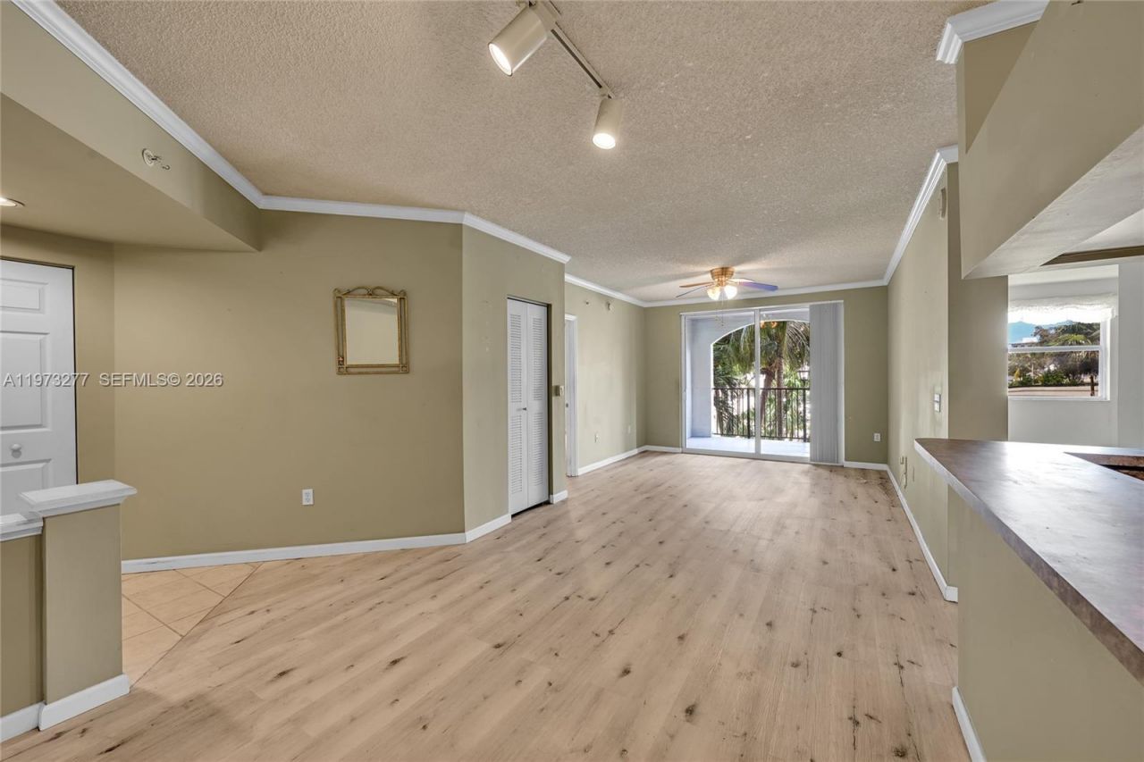 17150 N Bay Rd, Unit 2210, Sunny Isles Beach, FL 33160 Photo