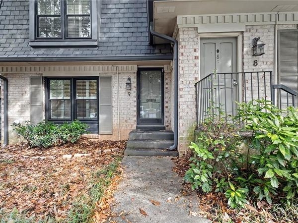 9 Vista Square NW, Atlanta, GA 30327