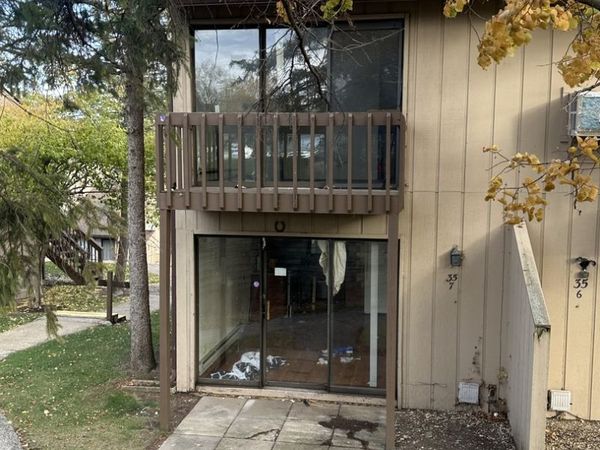 35 Montego Colony, Unit 7, Fox Lake, IL 60020