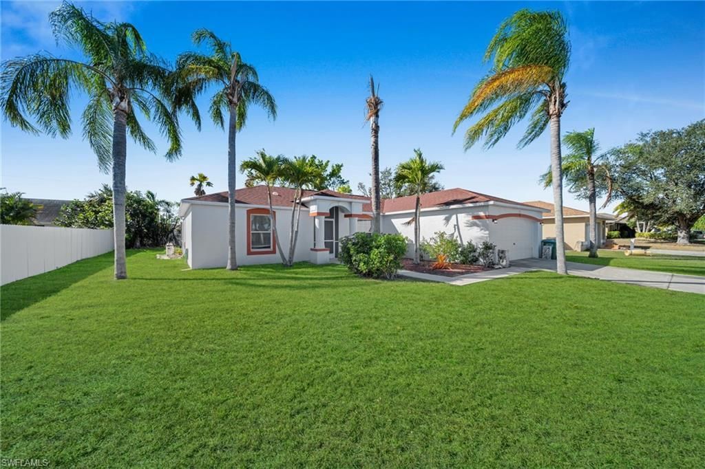 152 SE 19th Ln, Cape Coral, FL 33990 Photo