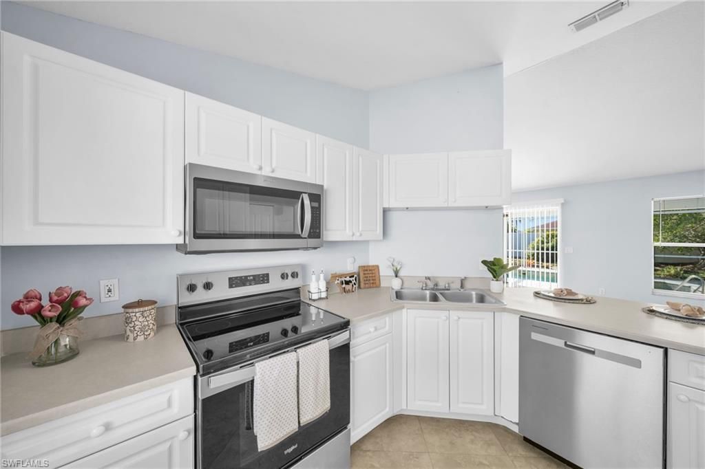 152 SE 19th Ln, Cape Coral, FL 33990 Photo