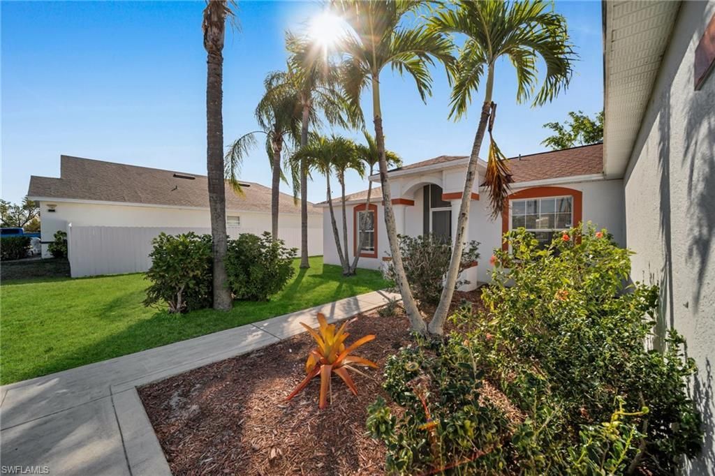 152 SE 19th Ln, Cape Coral, FL 33990 Photo