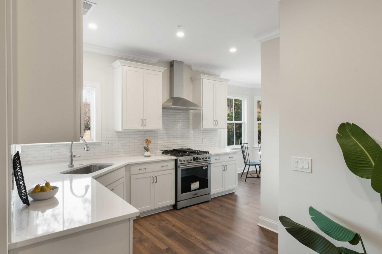 501 Raes Court Photo 12