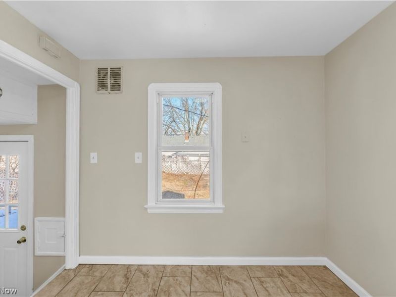 12004 Mortimer Avenue, Cleveland, OH 44111 Photo 10