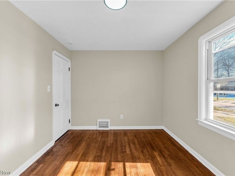12004 Mortimer Avenue, Cleveland, OH 44111 Photo 11