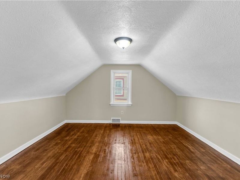 12004 Mortimer Avenue, Cleveland, OH 44111 Photo 19