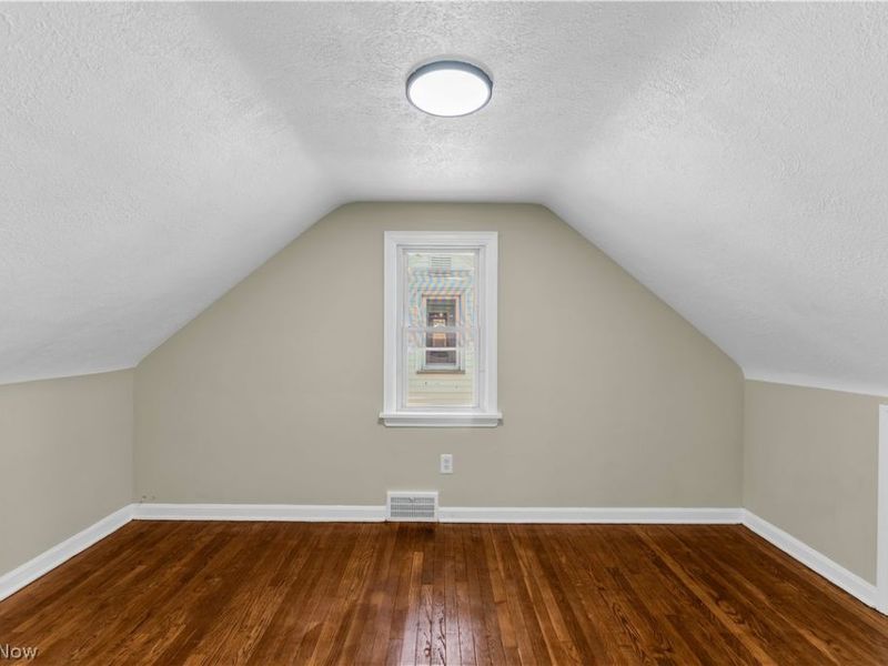 12004 Mortimer Avenue, Cleveland, OH 44111 Photo 21