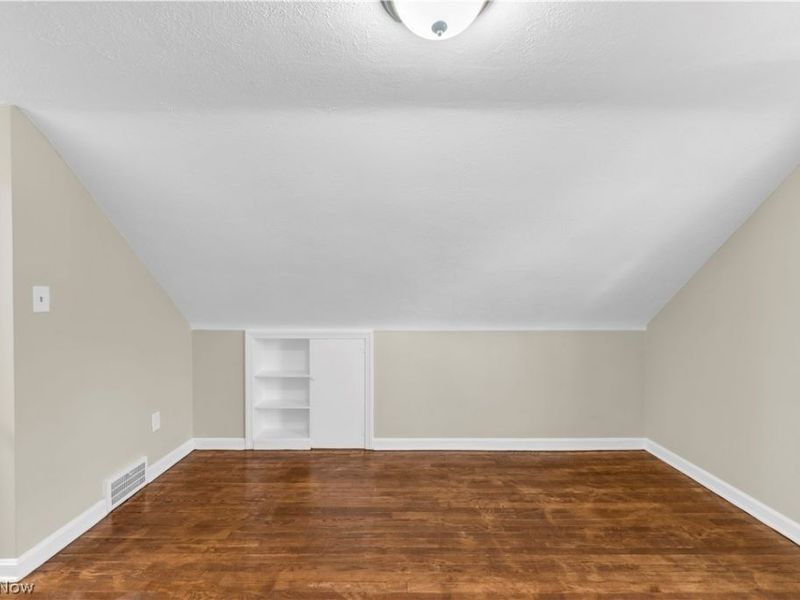 12004 Mortimer Avenue, Cleveland, OH 44111 Photo 23