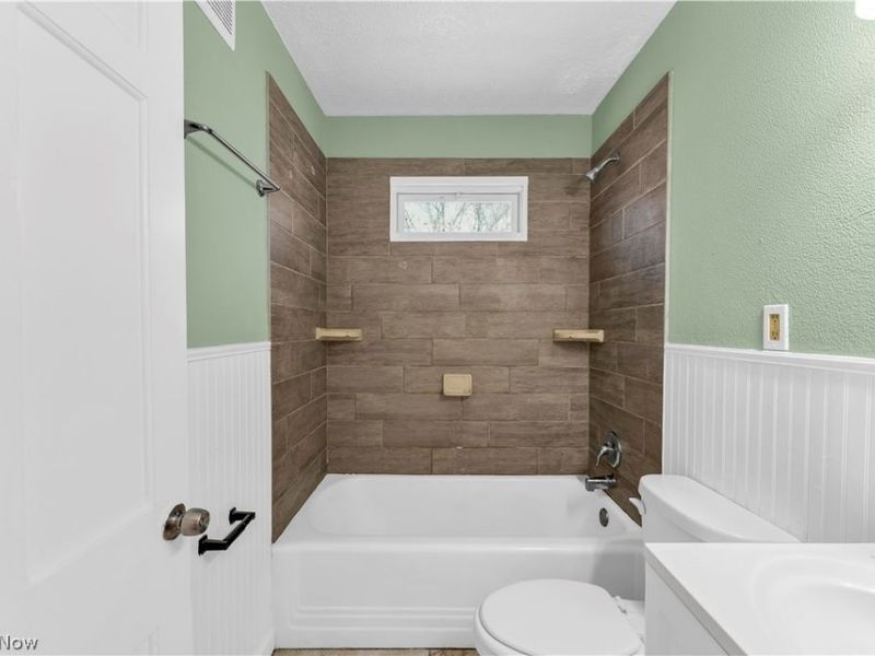 12004 Mortimer Avenue, Cleveland, OH 44111 Photo 24