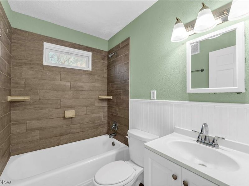 12004 Mortimer Avenue, Cleveland, OH 44111 Photo 25