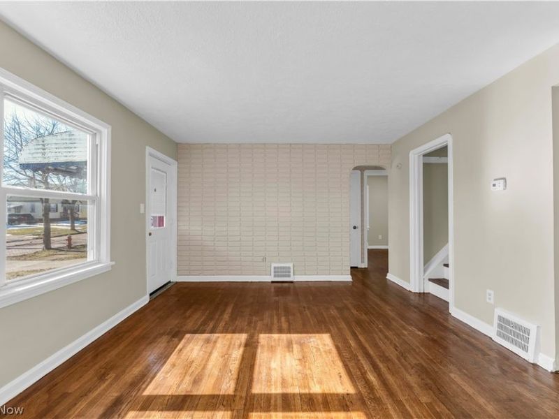 12004 Mortimer Avenue, Cleveland, OH 44111 Photo 6