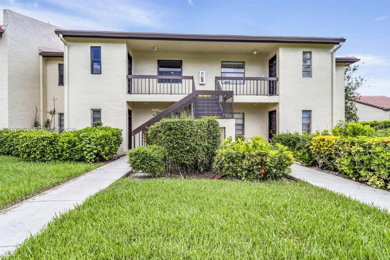 8535 Casa Del Lago , Unit F, Boca Raton, FL 33433 Photo