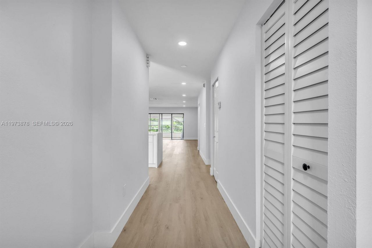 8535 Casa Del Lago , Unit F, Boca Raton, FL 33433 Photo