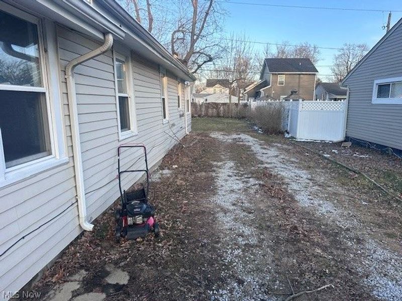 6147 Iroquois Trail, Mentor, OH 44060 Photo 2