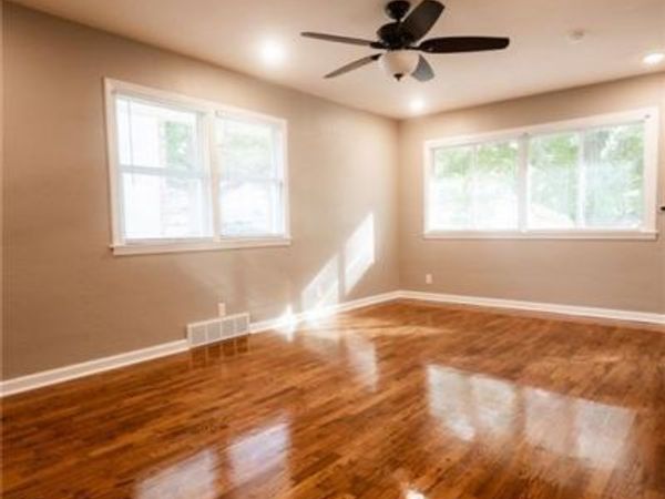 2911 Faraon Street, St Joseph, MO 64501