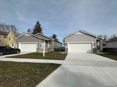4845 Harding St, Dearborn Heights, MI 48125