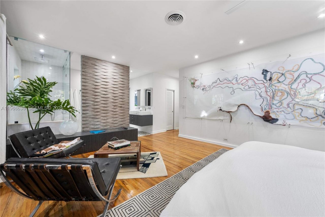 5600 N Bayshore Dr , Miami, FL 33137 Photo