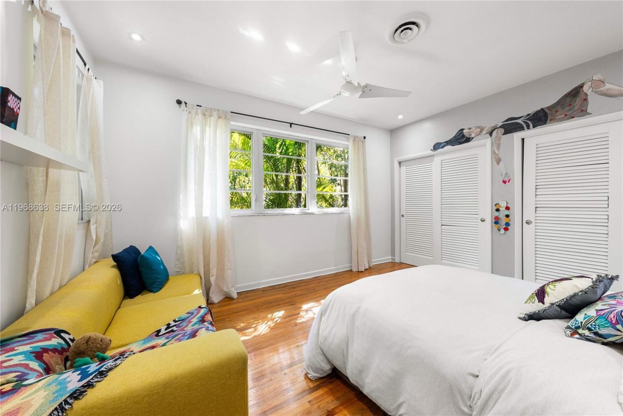 5600 N Bayshore Dr, Miami, FL 33137 Photo