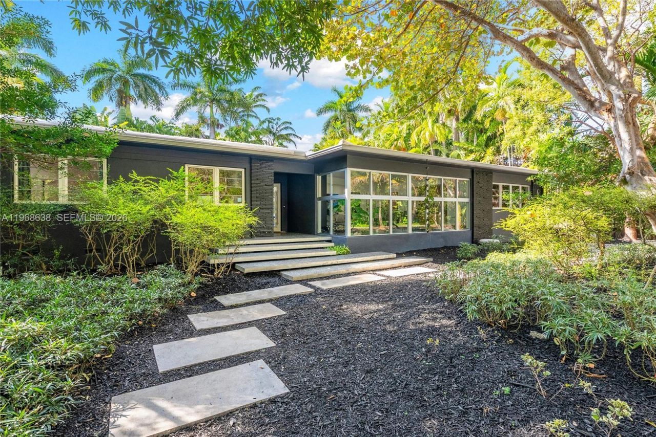 5600 N Bayshore Dr , Miami, FL 33137 Photo