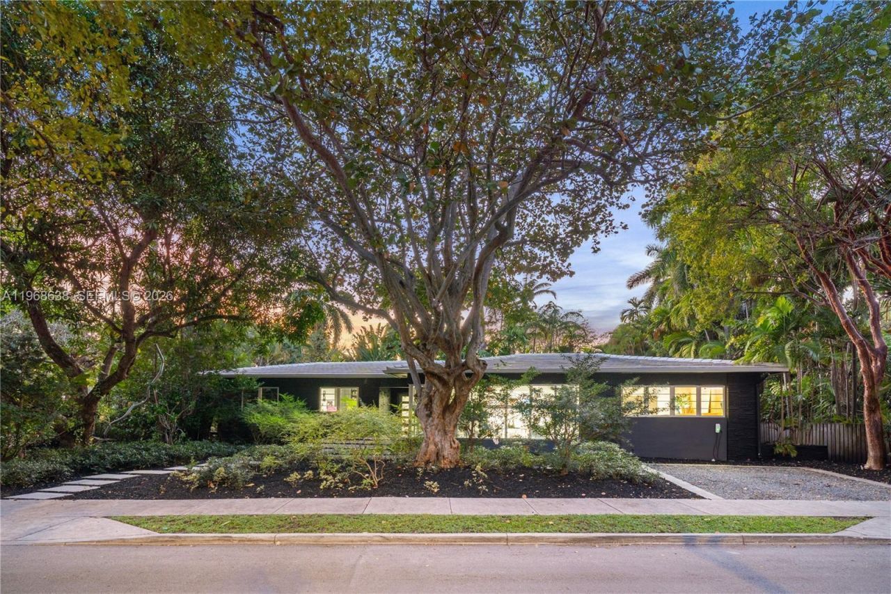 5600 N Bayshore Dr, Miami, FL 33137 Photo