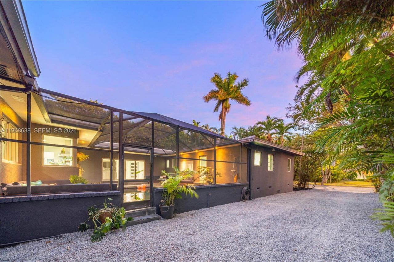 5600 N Bayshore Dr , Miami, FL 33137 Photo