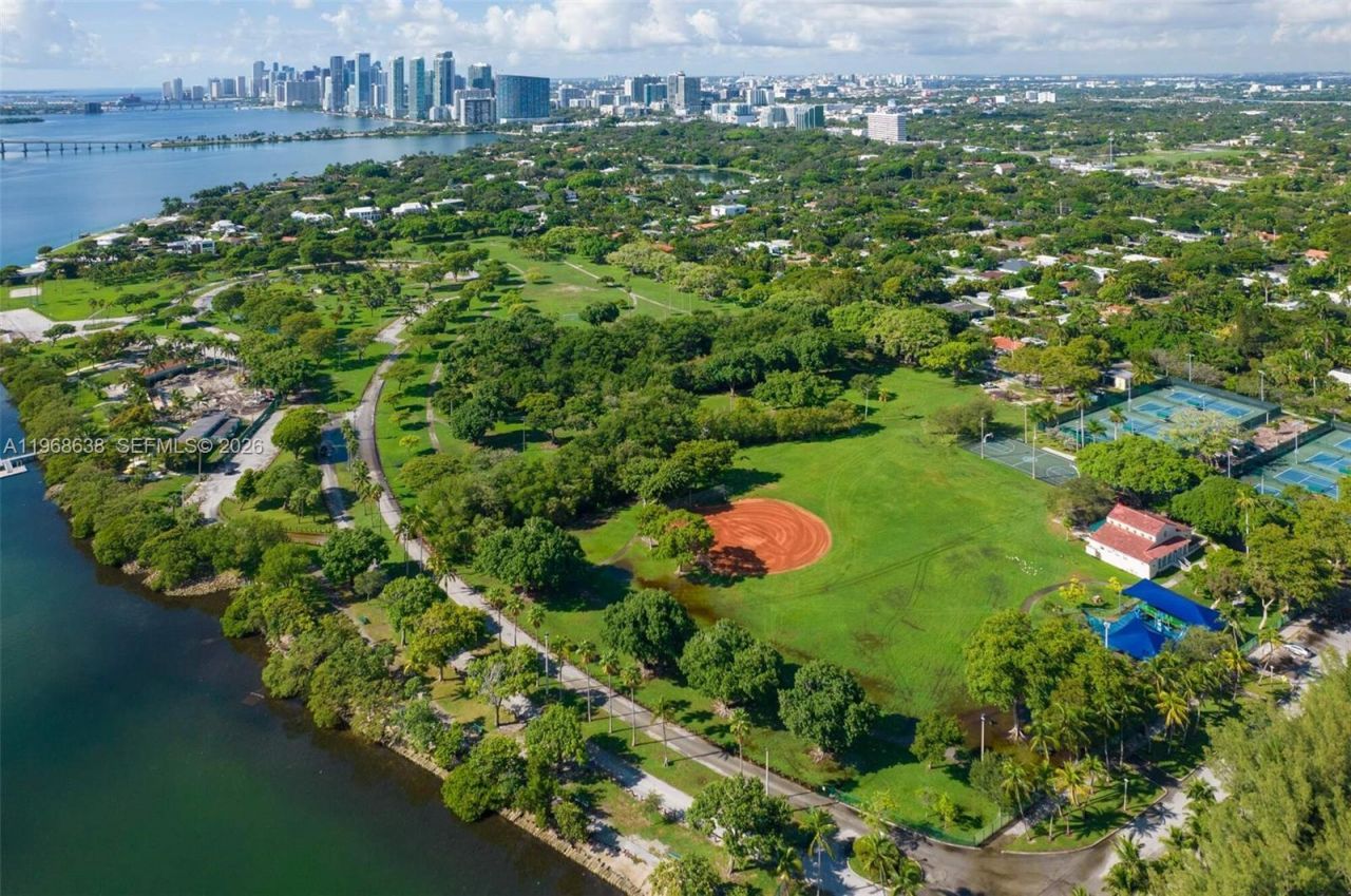 5600 N Bayshore Dr , Miami, FL 33137 Photo