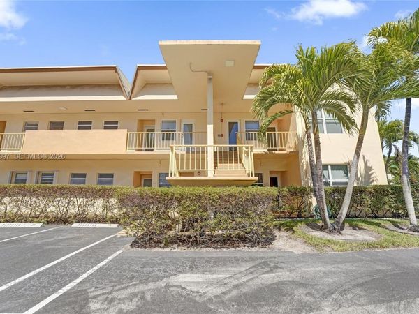 851 NE 14th Ave, Unit 401, Hallandale Beach, FL 33009