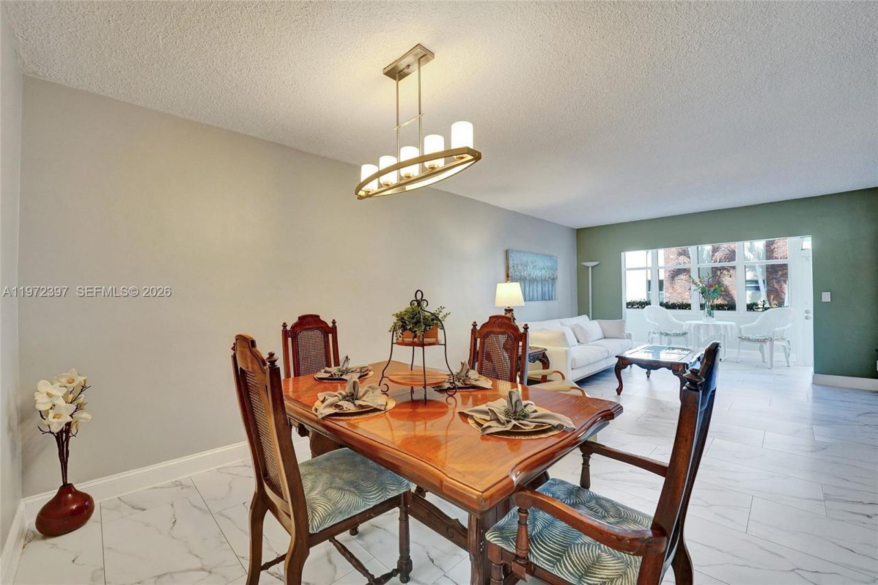 851 NE 14th Ave, Unit 401, Hallandale Beach, FL 33009 Photo