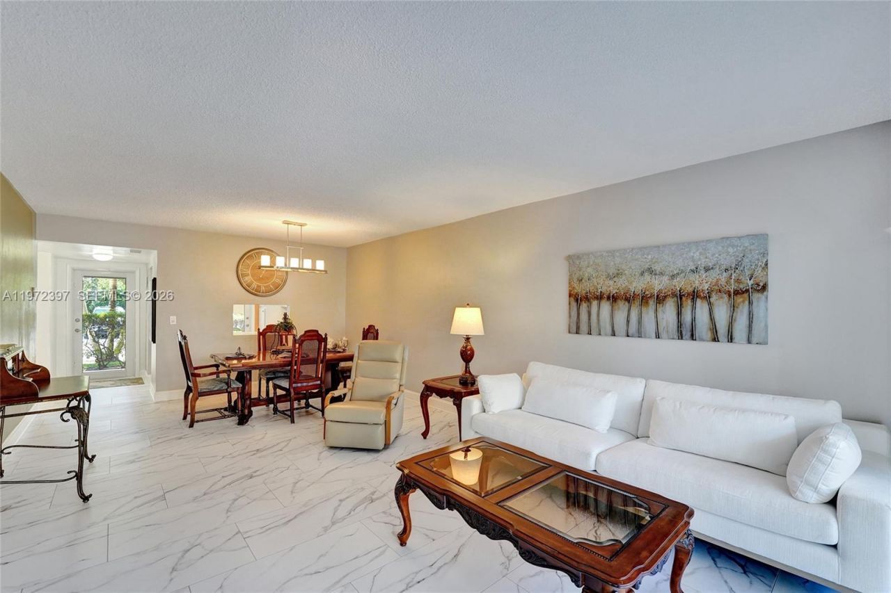 851 NE 14th Ave, Unit 401, Hallandale Beach, FL 33009 Photo