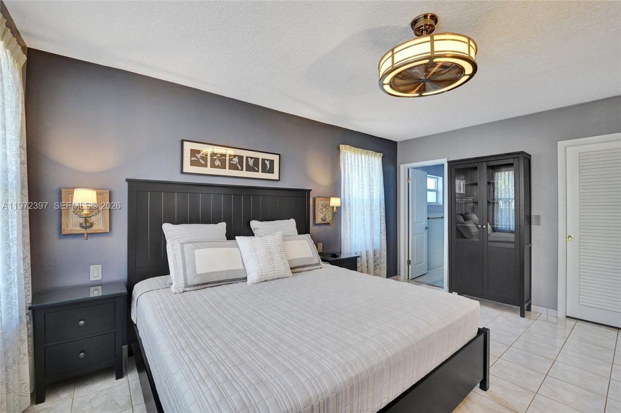 851 NE 14th Ave, Unit 401, Hallandale Beach, FL 33009 Photo