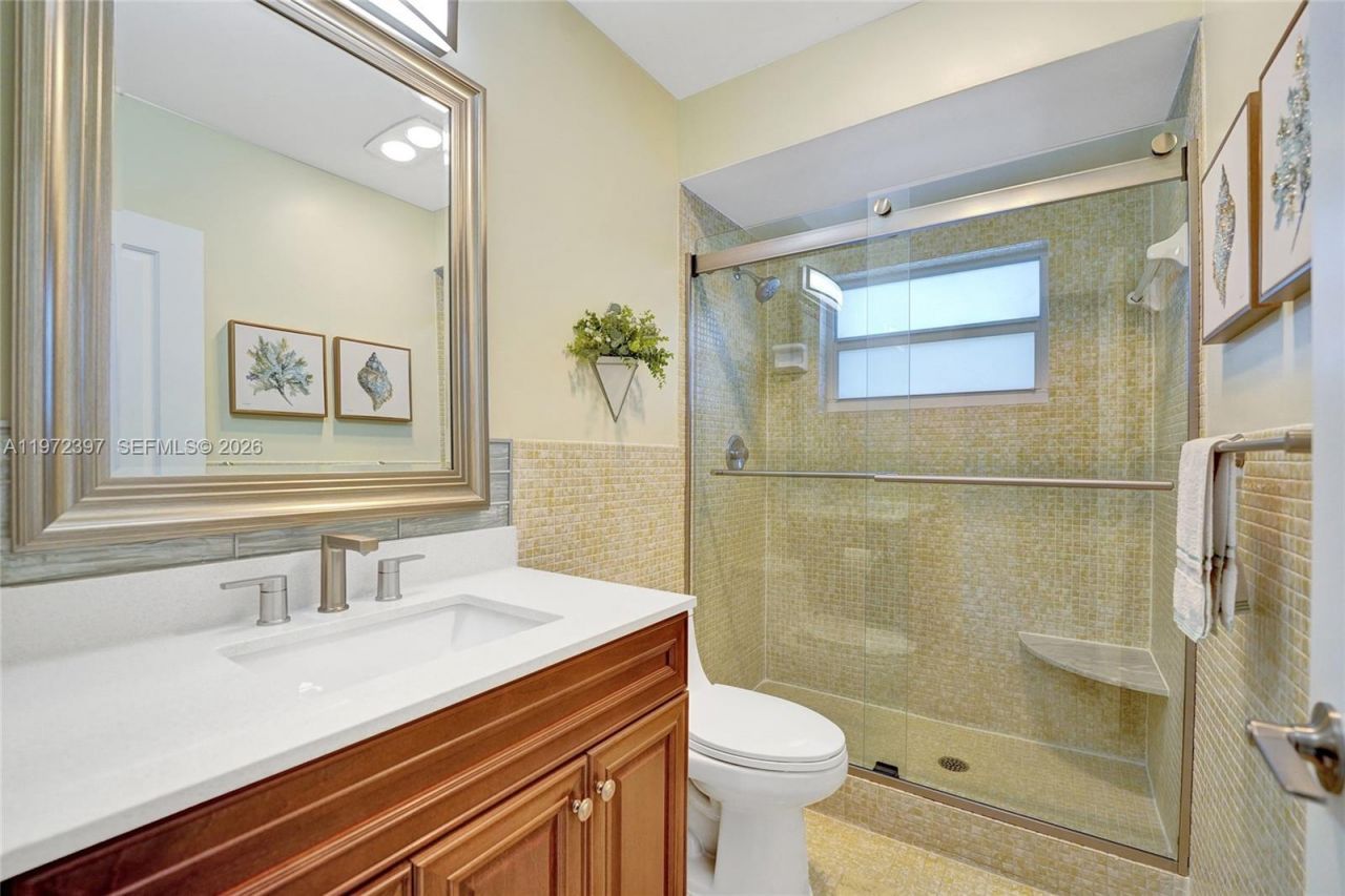 851 NE 14th Ave, Unit 401, Hallandale Beach, FL 33009 Photo