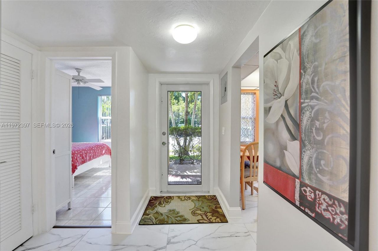 851 NE 14th Ave, Unit 401, Hallandale Beach, FL 33009 Photo