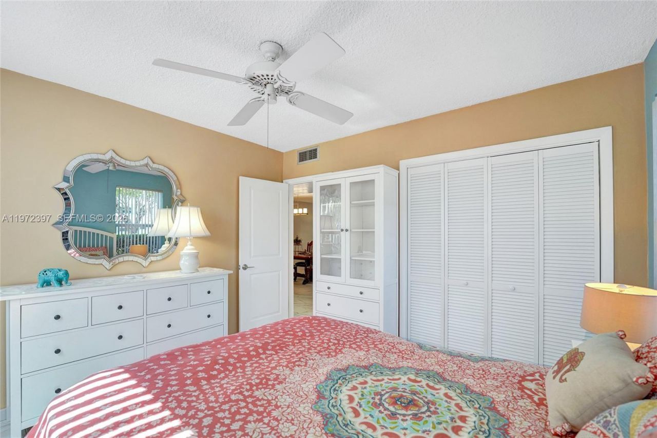 851 NE 14th Ave, Unit 401, Hallandale Beach, FL 33009 Photo