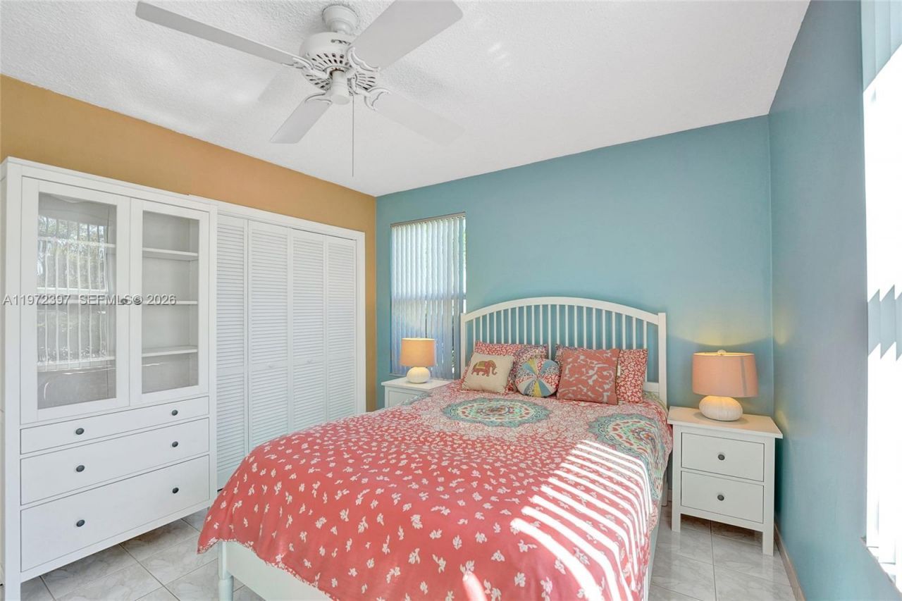 851 NE 14th Ave, Unit 401, Hallandale Beach, FL 33009 Photo