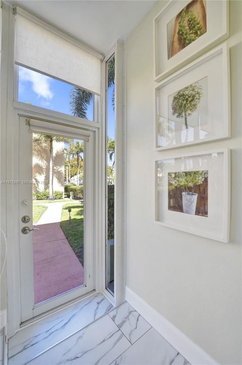 851 NE 14th Ave, Unit 401, Hallandale Beach, FL 33009 Photo