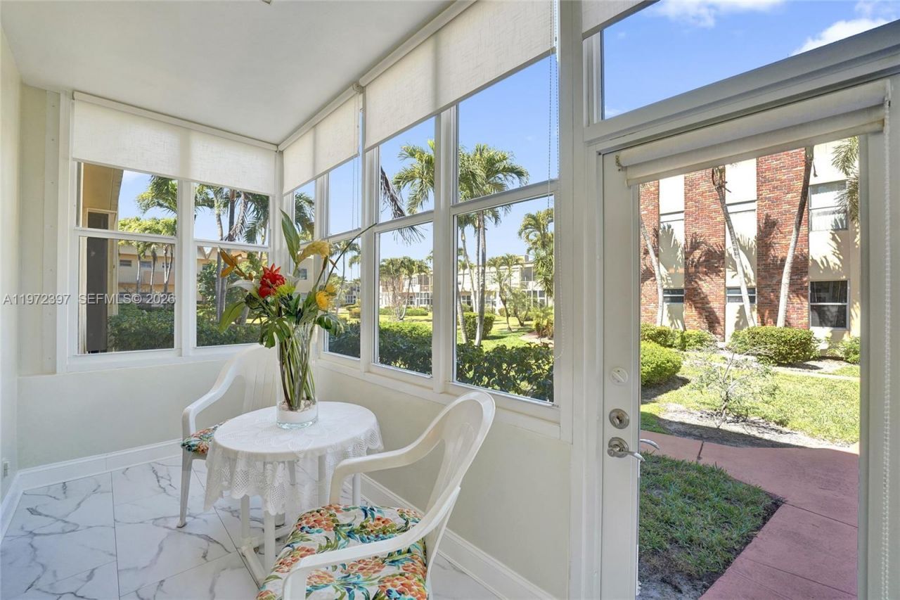 851 NE 14th Ave, Unit 401, Hallandale Beach, FL 33009 Photo