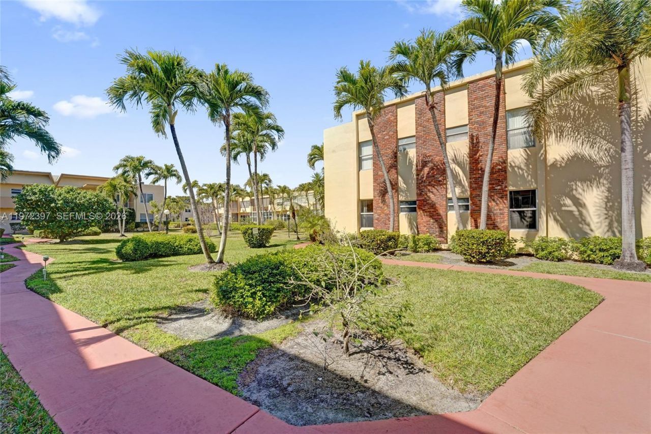 851 NE 14th Ave, Unit 401, Hallandale Beach, FL 33009 Photo
